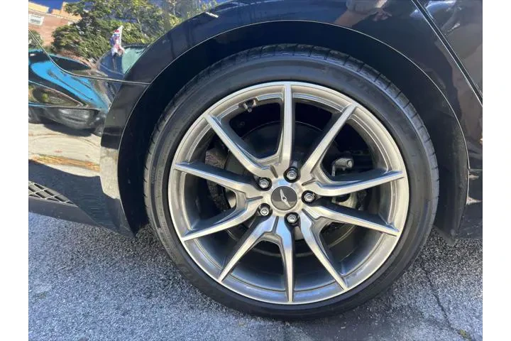 $30495 : Genesis G70 2022 AWD 2.0T 4d image 8