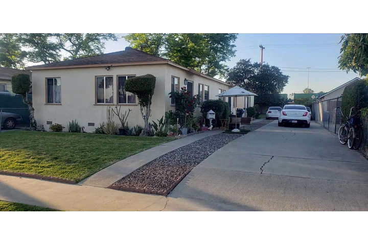 $1800 : City of Commerce  apto  1 rec image 1