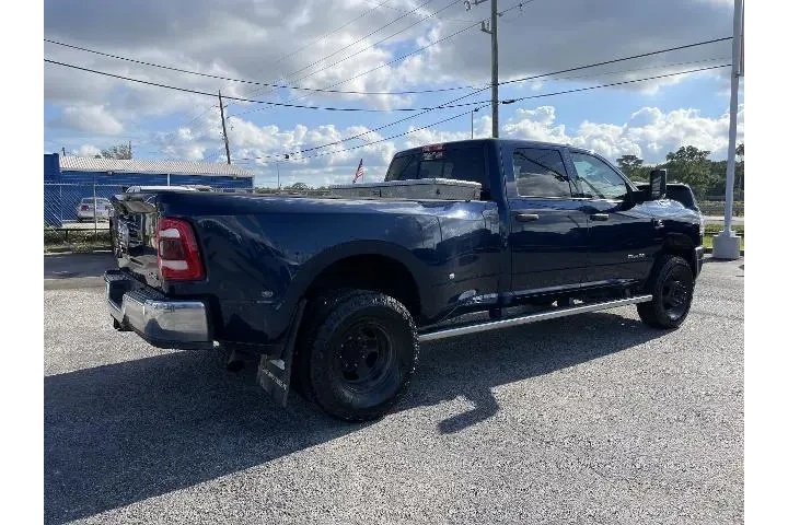 $38703 : Ram 3500 2020 4x4 Tradesman image 2