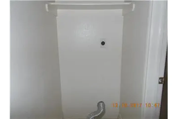$950 : Rental property with 2 bedro image 9