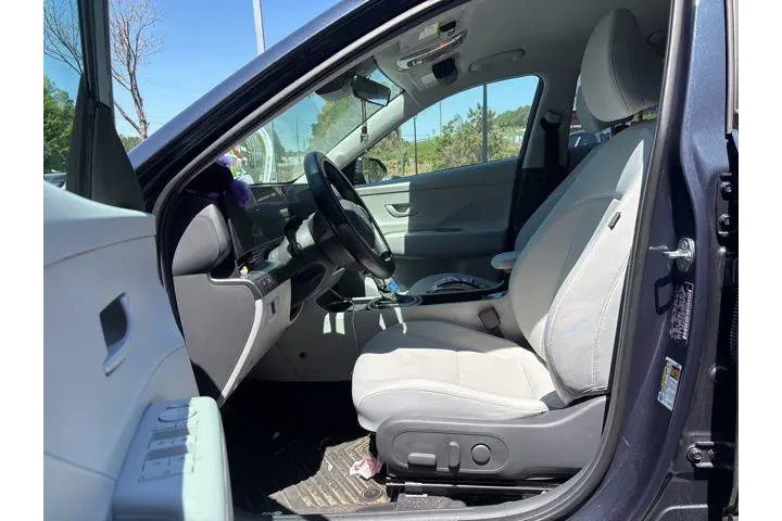 $23318 : Hyundai KONA 2024 SEL 4dr Cr image 5