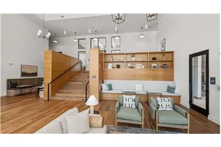 $3032 : Rental property with 3 bedro image 6