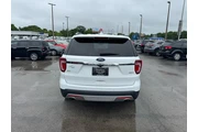 $11980 : 2017 Explorer XLT thumbnail