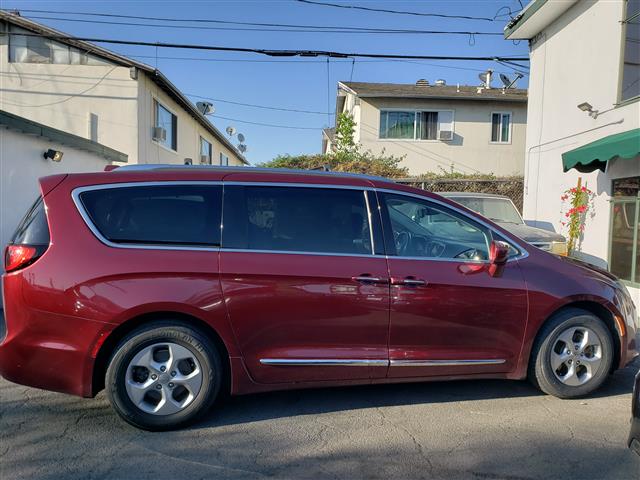 $14995 : CHRYSLER PACIFICA image 1