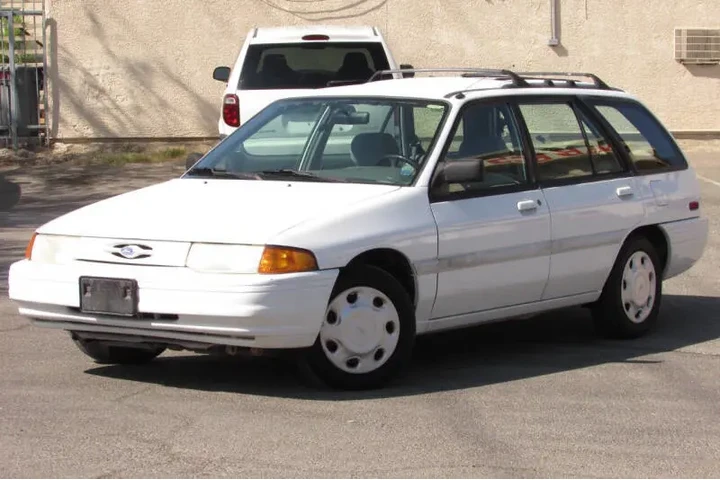 $2995 : 1995 Escort LX image 1