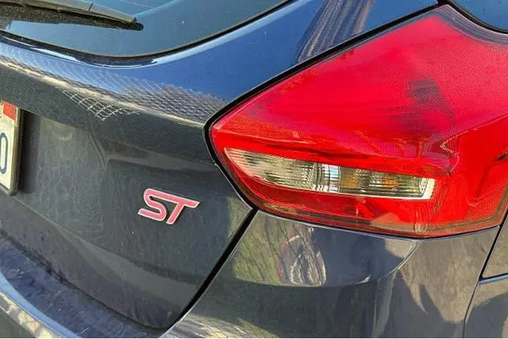 $25650 : Ford Focus 2017 ST 4dr Hatch image 5