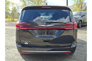 $28999 : Chrysler Pacifica 2023 Touri thumbnail