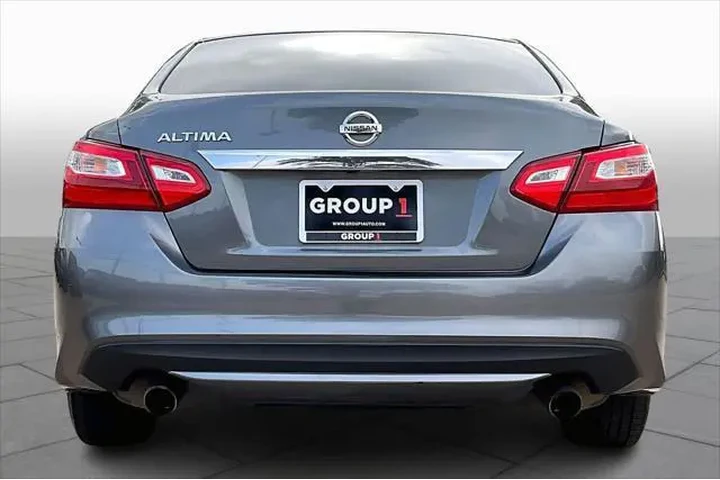 $10328 : Nissan Altima 2016 2.5 S 4dr image 5