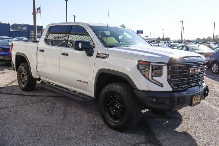$64988 : 2023 Sierra 1500 4WD Crew Cab image 3