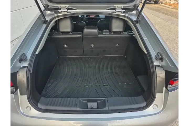 $29990 : Toyota Prius 2024 AWD Limite image 9