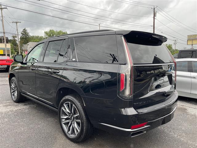 $72998 : 2022 Escalade image 9