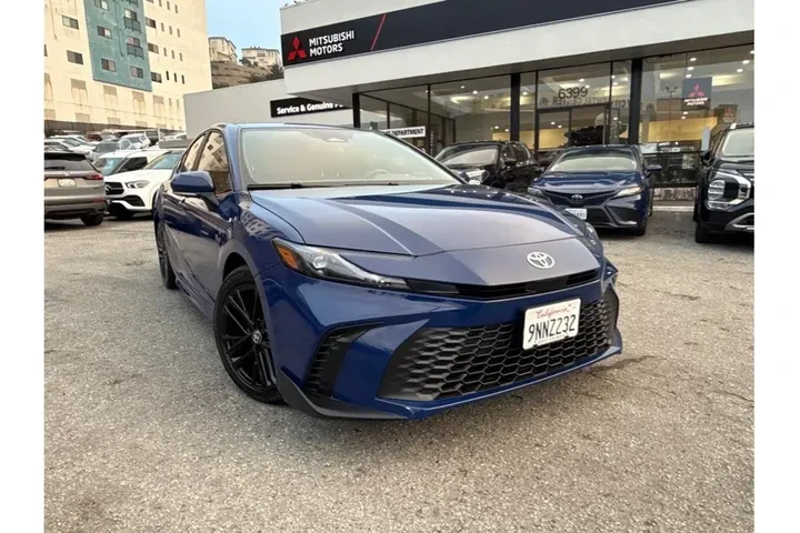 $28388 : Toyota Camry 2025 SE 4dr Sed image 3