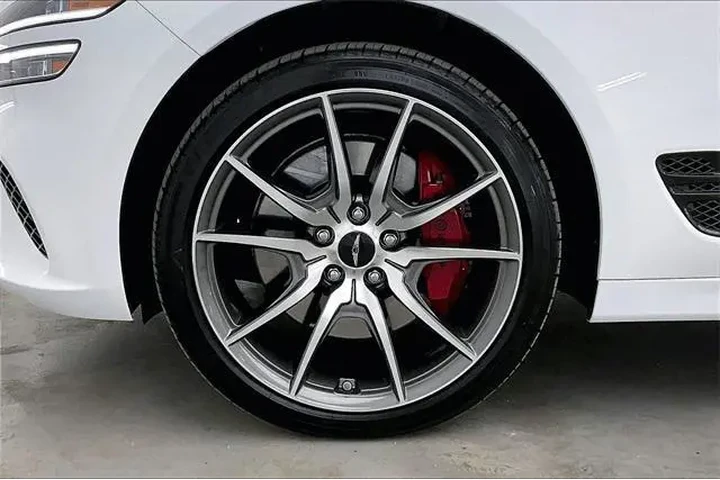 $35990 : Genesis G70 2025 2.5T Standa image 10