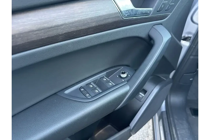 $30536 : Audi Q5 2023 AWD quattro S l image 6