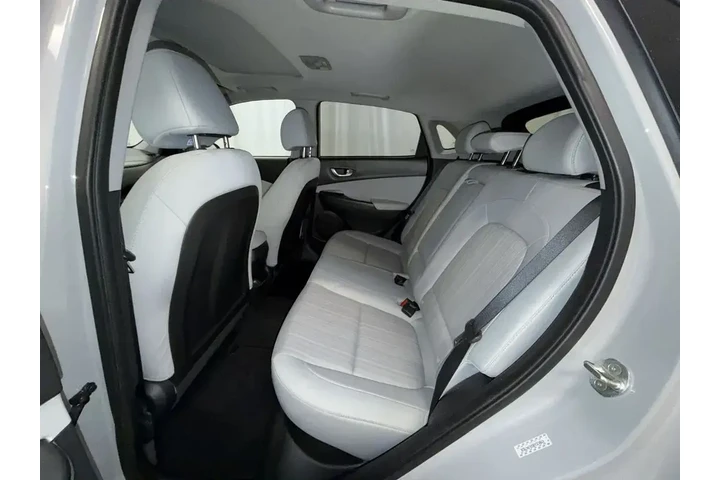 $23495 : Hyundai KONA 2023 AWD SEL 4d image 6