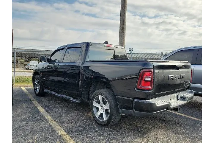 $37990 : Ram 1500 2025 4x4 Tradesman image 2