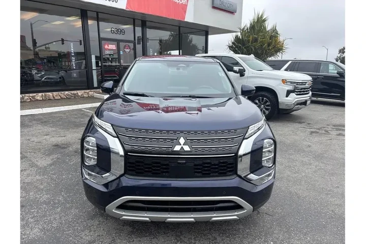 $26688 : Mitsubishi Outlander 2024 SE image 2