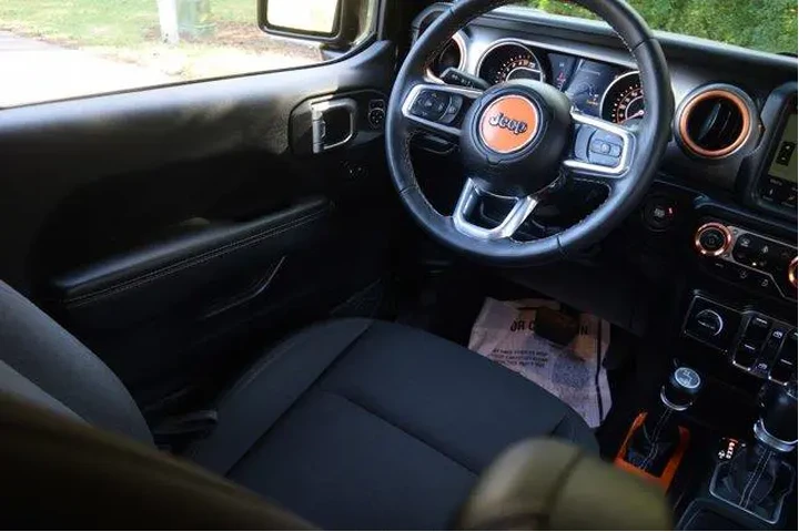 $30500 : Jeep Wrangler Unlimited 2022 image 2