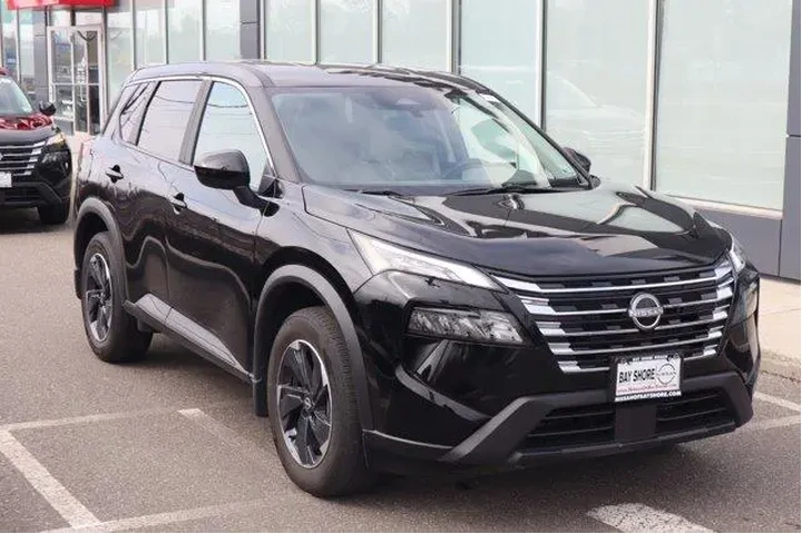 $23133 : Nissan Rogue 2025 AWD SV 4dr image 4