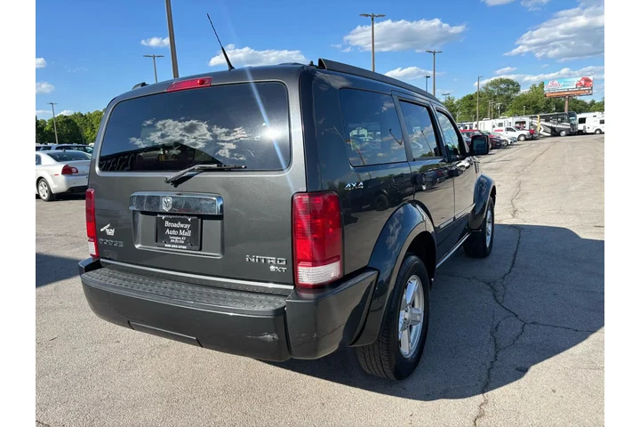 $3980 : 2011 Nitro 4WD 4dr SXT image 2
