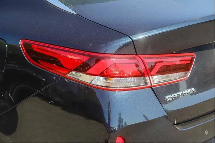 $15992 : Kia Optima Plug-In Hybrid 20 image 10