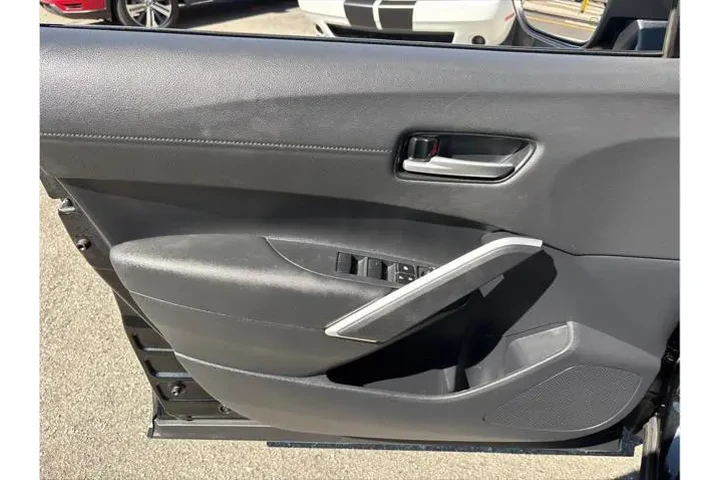 $29388 : Toyota Corolla Cross 2025 XL image 9