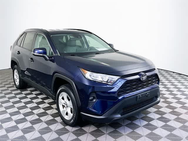 $27154 : PRE-OWNED 2021 TOYOTA RAV4 XLE image 1