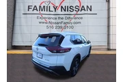 $27609 : Nissan Rogue 2023 AWD SL 4dr thumbnail