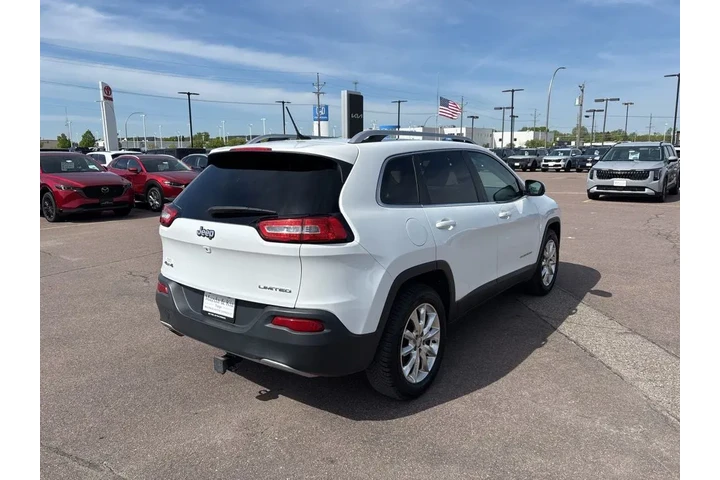 $10990 : 2015 Cherokee Limited image 5