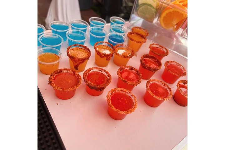 Tipsy drinks bartending image 7