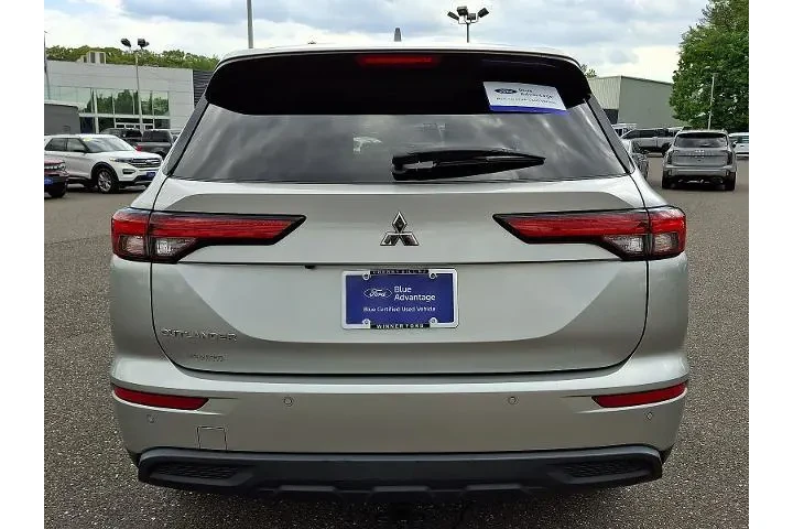 $17688 : Mitsubishi Outlander 2022 ES image 4