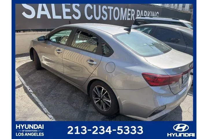 $21045 : Kia Forte 2023 LXS 4dr Sedan image 3