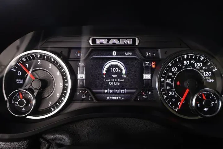 $33835 : Ram 1500 2021 4x4 Laramie 4d image 4