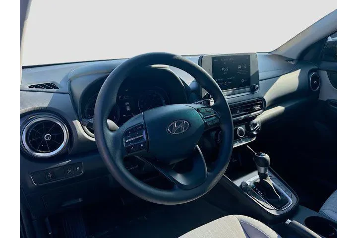 $17875 : Hyundai KONA 2023 AWD SEL 4d image 3
