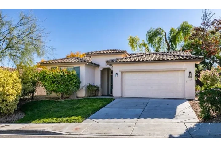 $1600 : 3 Bed 2bath Home in Winchester image 1