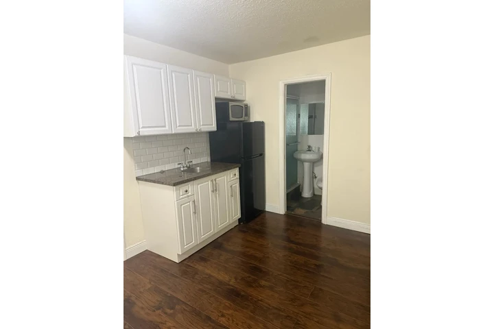 $1500 : Renta de efficiency image 4