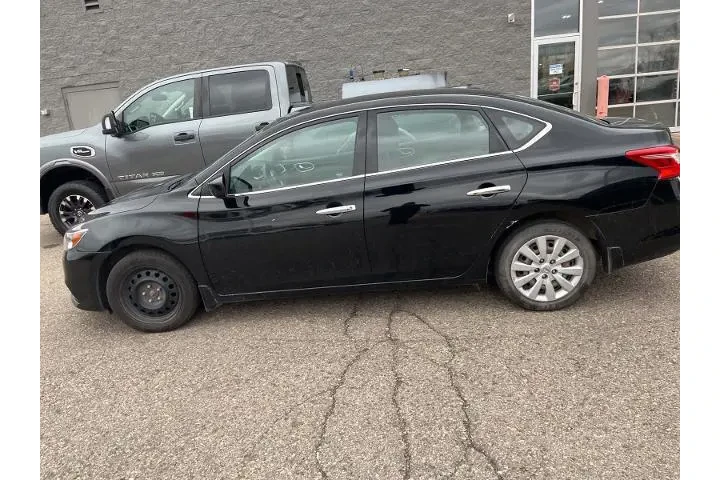 $8900 : Nissan Sentra 2017 S 4dr Sed image 6