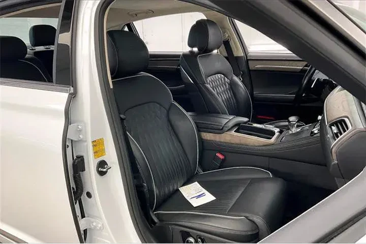 $26490 : Genesis G90 2021 3.3T Premiu image 7