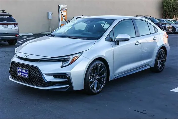 $18199 : Toyota Corolla Hybrid 2024 S image 3