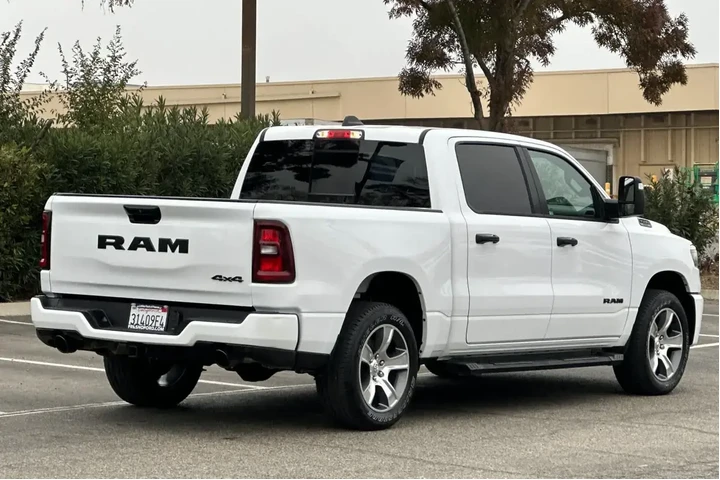 $38999 : Ram 1500 2025 4x4 Tradesman image 2