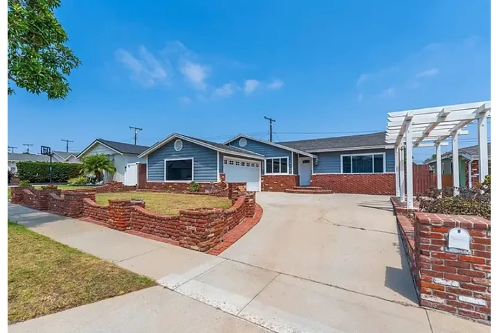 $1599 : Hermosa casa🏠en Lomita 🏠 image 3