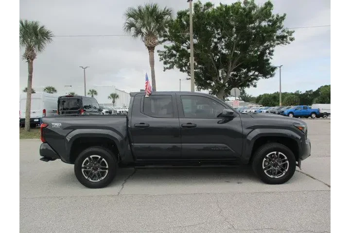 $38995 : Toyota Tacoma 2024 4x2 SR5 4 image 8