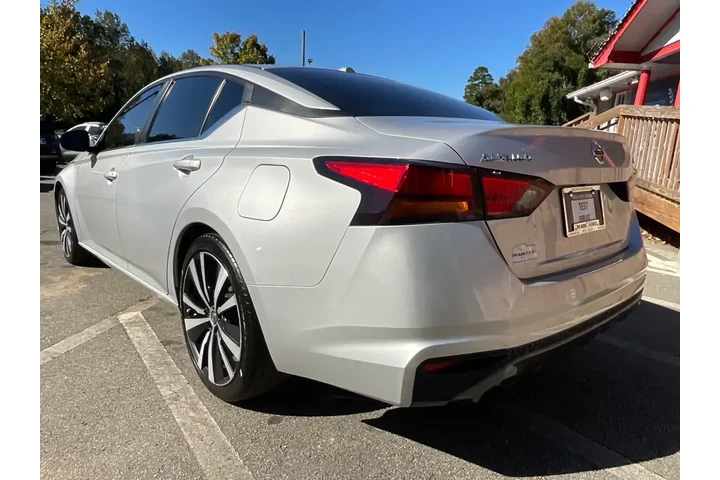 $11486 : Nissan Altima 2019 2.5 SR 4d image 7