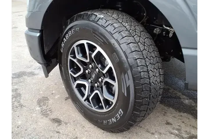 $39685 : Ford F-150 2023 4x4 XLT 4dr image 10