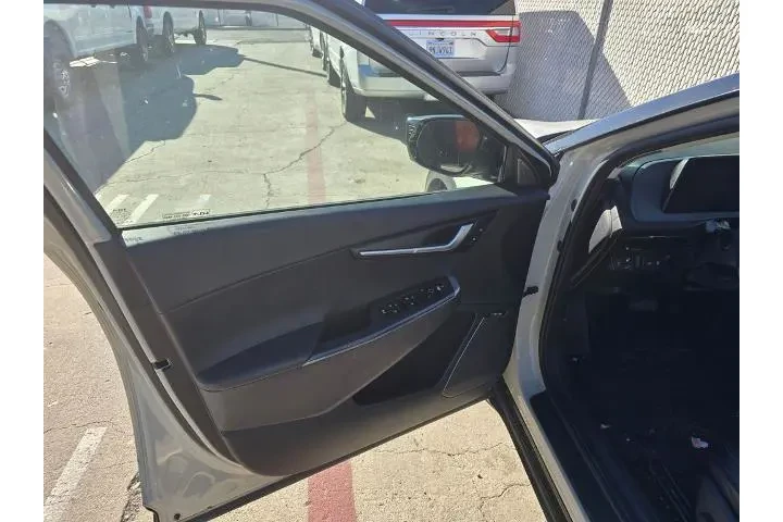 $19400 : Kia EV6 2022 AWD Wind 4dr Cr image 8