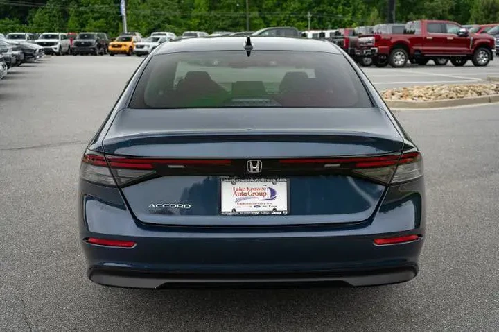 $28977 : Honda Accord 2025 SE 4dr Sed image 8