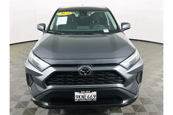 $27500 : Toyota RAV4 2024 LE 4dr SUV image 2