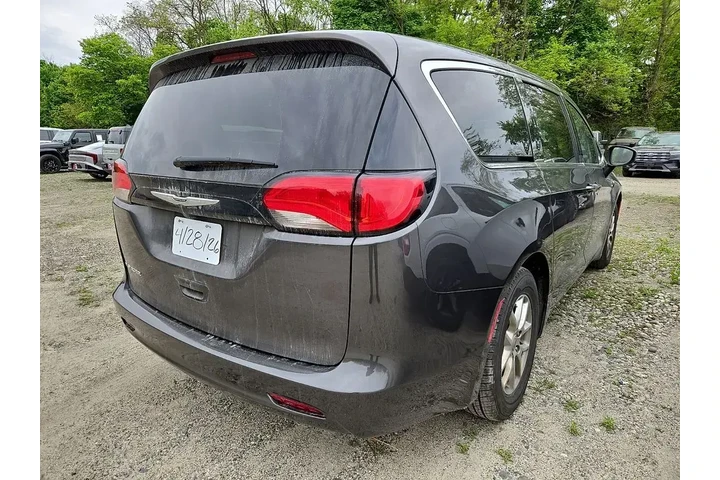 $26354 : Chrysler Voyager 2023 LX 4dr image 4