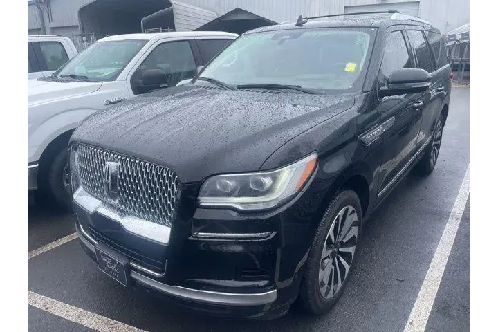$39992 : Lincoln Navigator 2022 4x4 R image 1