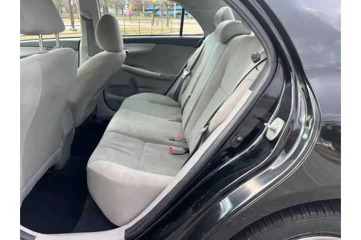 $8900 : 2013 Corolla LE image 10